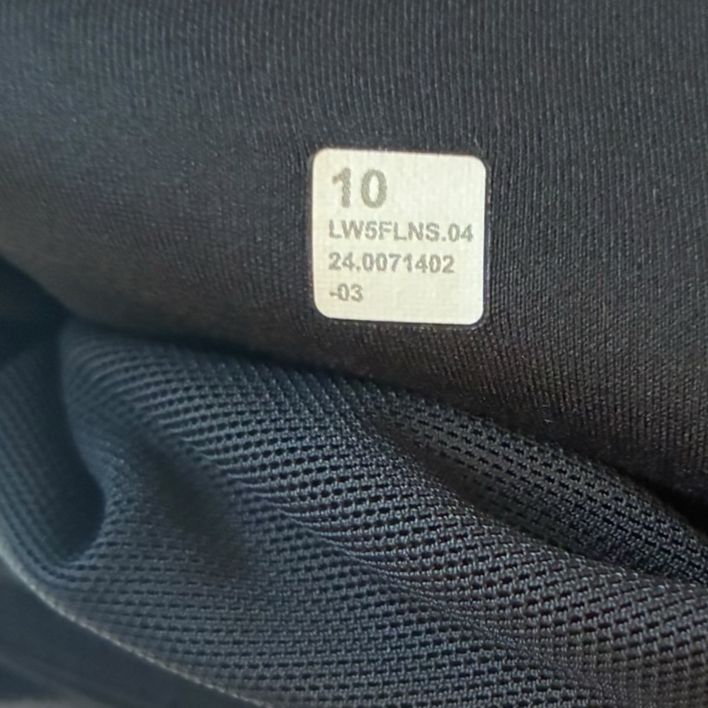 Lululemon Softstreme High-Rise Straight-Leg Crop Pants Size 10 - Picture 5 of 5